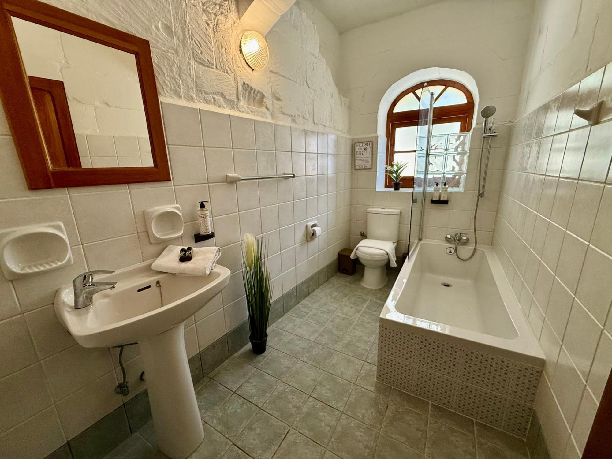 Ta' Matmura B&B Għarb Екстериор снимка
